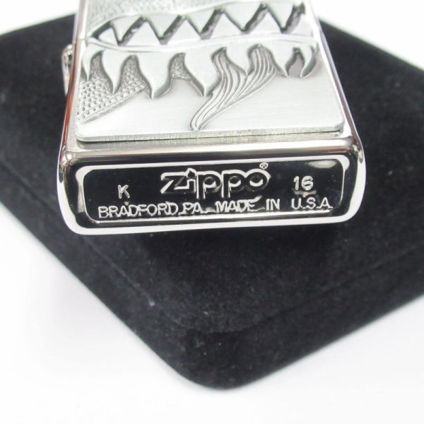 Photo4: Trick Zippo Fire Breathing Dragon 28969 Brushed Chrmoe Oil Lighter (4)