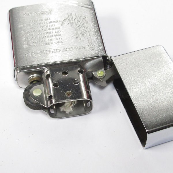 Photo3: Vintage Zippo Flat Top 1937 Replica Statue of Liberty Etching Silver 1989 Japan Limited Oil Lighter (3)