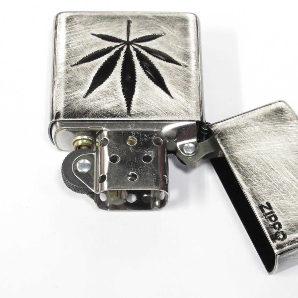 Photo3: Zippo Cannabis Leaf Etching Used Finish Feeling Japan Limited Oil Lighter (3)