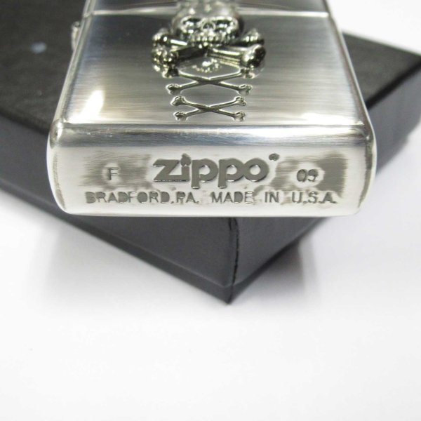 Photo4: Zippo Skull Crossbones Metal Oxidized Silver Plating Etching 2009 Japan Limited Oil Lighter (4)