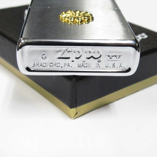 Photo3: Vintage Zippo Chrysanthemum Metal Japanese Diet Member Badge Design 1999 Japan Limited Oil Lighter (3)